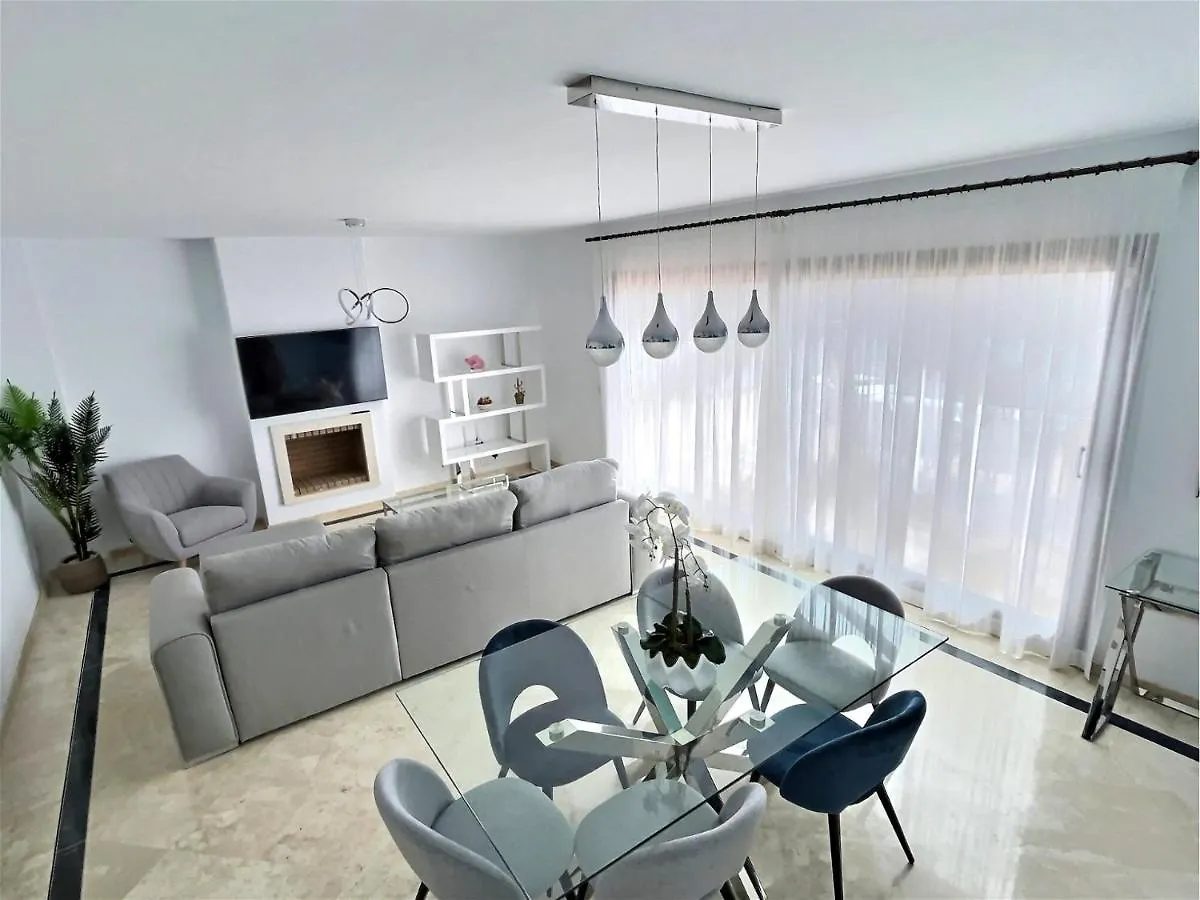 Spectacular 3 Bedroom Penthouse Apartment Casares