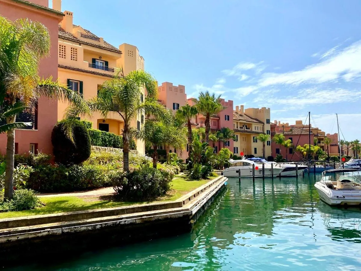 Spectacular 3 Bedroom Penthouse Apartment contacts